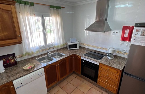 Costa Nova Casa | Acogedor apartamento en villa con WIFI, piscina privada, A/C, TV, terraza y mascotas permitida