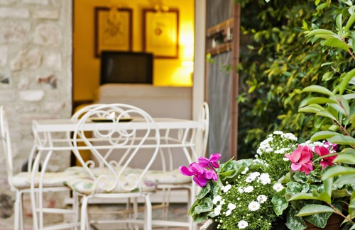 Gambassi Terme Apartamento | Piso en una residencia típica de la Toscana con piscina