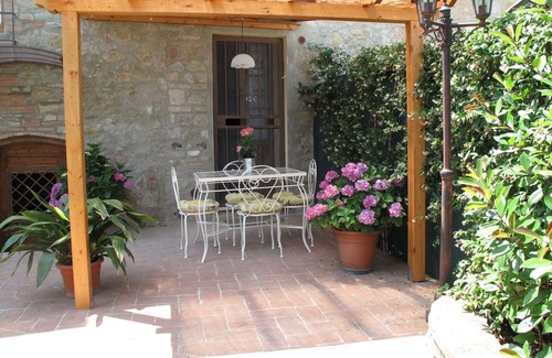 Gambassi Terme Apartamento | Piso en una residencia típica de la Toscana con piscina