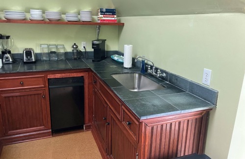 Lexington Apartamento | Precioso C. 1890 Piso con vistas al jardín en el Centro Histórico