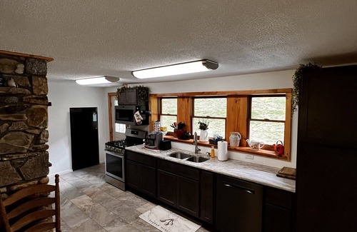 Weaverville Cabina | Lovely cabin on 136acre, 13 Miles from North Asheville. 6 miles from BR Parkway