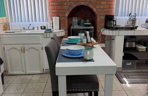 Ensenada Apartamento | Lovely Casita, Quality Lodging by the Beach.