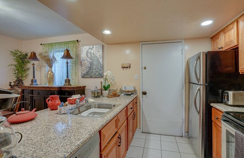 Concord Casa | Lovely Concord Townhome Retreat w/ Community Pool!