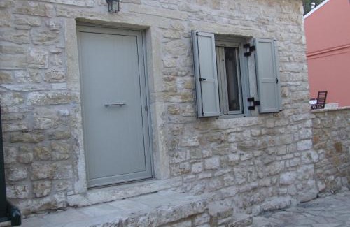 Lakka Villa | Lovely