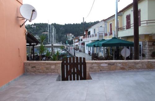 Lakka Villa | Lovely