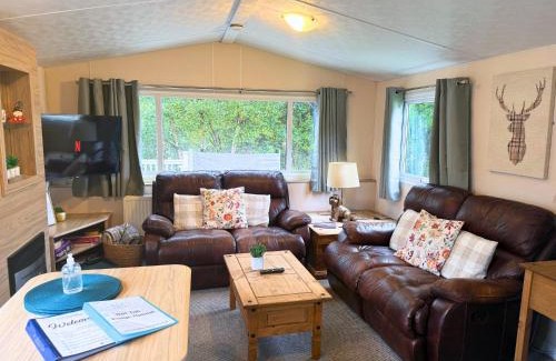 Swarland Casa | Lovely Hot Tub Caravan in Northumberland, Free Golf Access, Dog Friendly