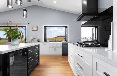 Laffing Waters Casa | Lovely Laffing Waters - Modern + Peaceful with Gym