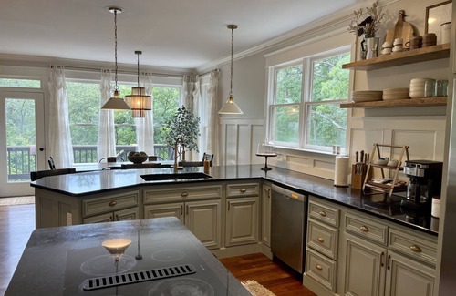 Waleska Casa | Lovely Lake Escape