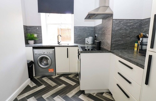 Whitehaven Cabaña | LOWTHER SUITE, romantic, character holiday cottage in Whitehaven