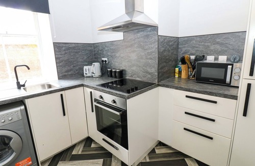 Whitehaven Cabaña | LOWTHER SUITE, romantic, character holiday cottage in Whitehaven