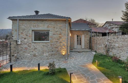 North Tzoumerka Chalet De Esquí | LozArt Traditional Stone House