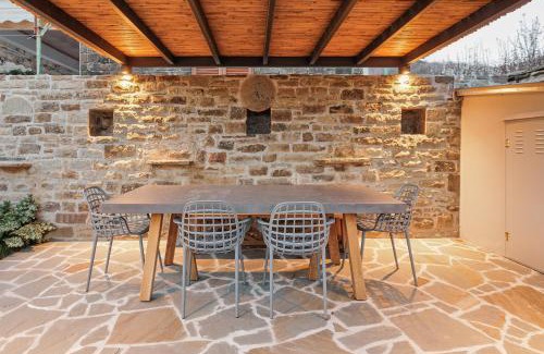 North Tzoumerka Chalet De Esquí | LozArt Traditional Stone House