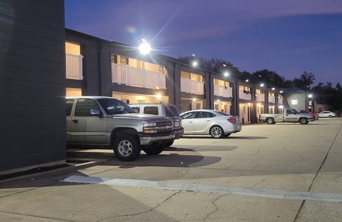 Tulsa Apartamento | LTA Suites Brookside