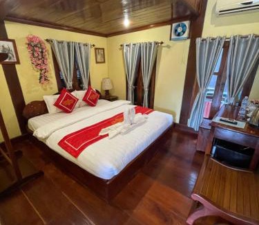 Luang Prabang Hotel | Luang Prabang - Villa Ouis Namkhan Riverside 2