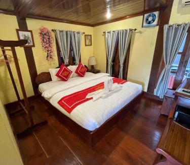 Luang Prabang Hotel | Luang Prabang - Villa Ouis Namkhan Riverside 2