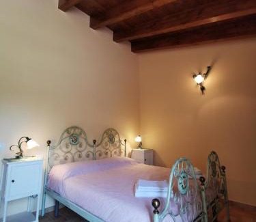 Vezzano sul Crostolo Cama Y Desayuno | Luci nel Bosco B&B