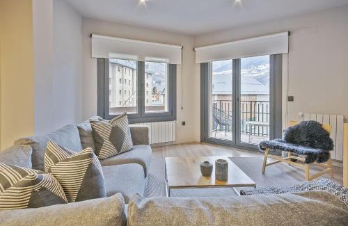 Vielha e Mijaran Apartamento | Luderna - Apartamento con terraza Montanero