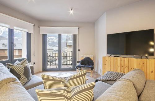 Vielha e Mijaran Apartamento | Luderna - Apartamento con terraza Montanero