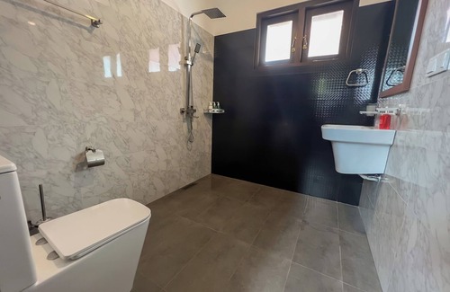 Kathaluwa Hotel | Lum Residence