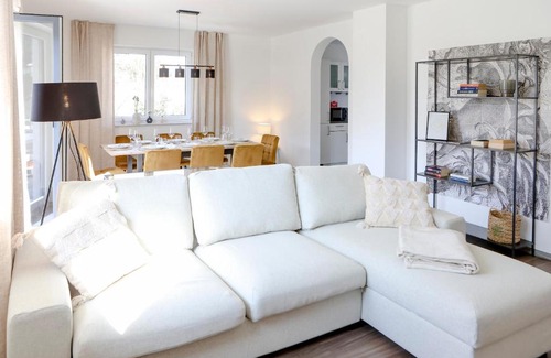 Gabelsbergerstraße Apartamento | Lumen Homes - Design-Apartment nahe Audi und Altstadt, 3 Zimmer, über 100 m2, Balkon