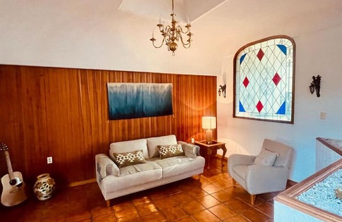 Barrio de Xochimilco Villa | Luminosa casa en barrio famoso