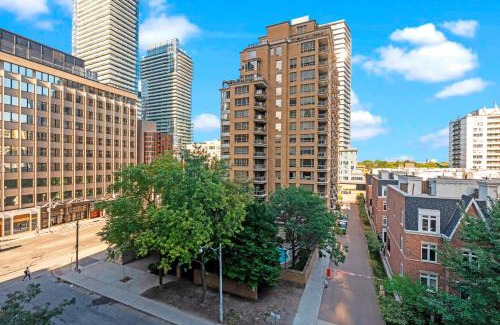 Yonge-Eglinton Apartamento | luminous 2-Bedroom Apartment with Balcony