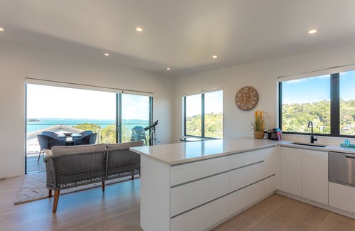 Surfdale Apartamento | Luna Cottage - Ocean Views on Waiheke