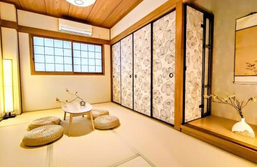 Minato Casa | Luna Luxury 4BR Family Villa with Parking - 2 mins from Osaka-ko Station, near EXPO, USJ, Kaiyukan