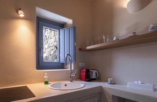 Pyrgos Casa | Luna Santorini Suites