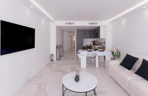 Cannes City Centre Apartamento | Lunique Maubourg - Next Hôtel Martinez - terrasse