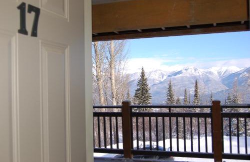 Golden Casa | Lush Mountain Accommodations