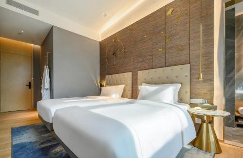 Central Business District Hotel | Lux Cabins Hotel Shenzhen