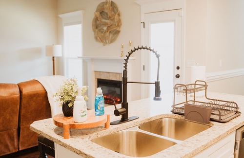 Centerville Casa | Lux Oasis Mid-Term Pet and Family Friendly