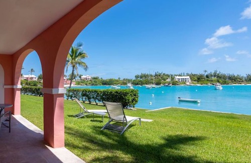 Somerset Village Apartamento | Luxe 2 Bedroom Suite in Beachfront Resort