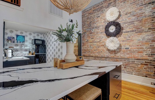 Wilmington Historic District Apartamento | Luxe 220, Unit 1 - City View Suite, Managed by BlueStar Real Estate