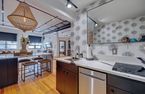 Wilmington Historic District Apartamento | Luxe 220, Unit 1 - City View Suite, Managed by BlueStar Real Estate