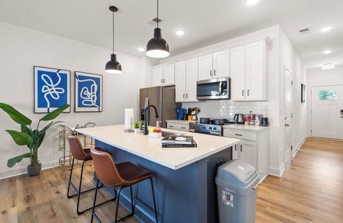 Paw Creek Casa | Luxe 3BR Townhouse to Uptown Charlotte