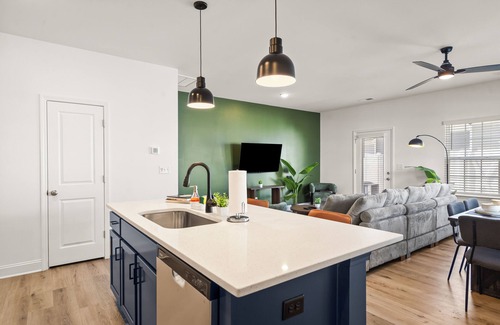 Paw Creek Casa | Luxe 3BR Townhouse to Uptown Charlotte