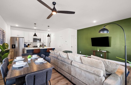 Paw Creek Casa | Luxe 3BR Townhouse to Uptown Charlotte