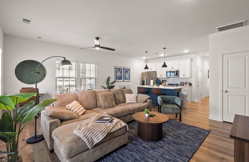 Paw Creek Casa | Luxe 3BR Townhouse to Uptown Charlotte