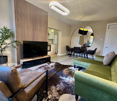 Leyton Casa | Luxe 4BR Retreat