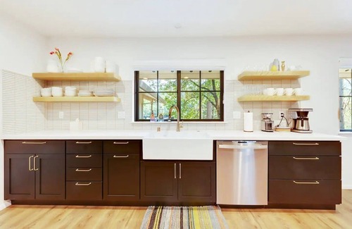 Grass Valley Casa | Luxe Private Lakefront Getaway with Hot Tub!