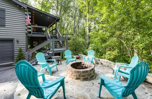 Ridgewood Estates Casa | Luxe Smoky Mountains Cabin with Hot Tub and Views!