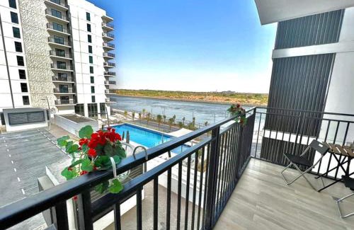 Abu Dhabi Apartamento | Luxe Waterfront 1br, Yas Canal Views! Pool, Park
