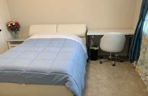 Alessandro Heights Casa | LuxHome Suites B&C, Luxurious getaway in Riverside's most upscale neighborhood