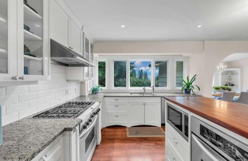 Hollyburn Apartamento | Luxuary Stay in West Vancouver