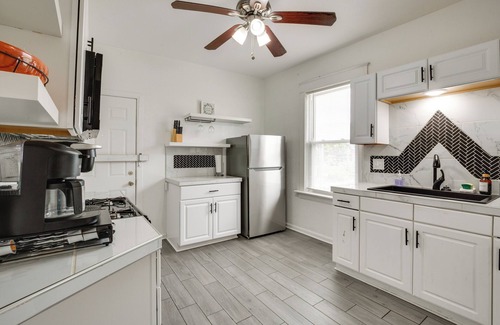 North Hyde Park Apartamento | Luxurious 2BR Kansas City Condo Near Downtown