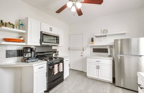 North Hyde Park Apartamento | Luxurious 2BR Kansas City Condo Near Downtown