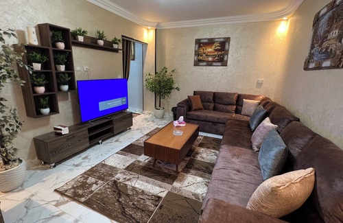As-Sayidah Zaynab Apartamento | Luxurious 3BR/3BA Apartment in Downtown Cairo: Wi-Fi, AC, Parking, and City View