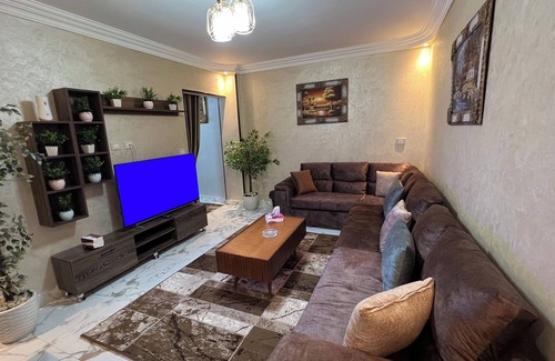 As-Sayidah Zaynab Apartamento | Luxurious 3BR/3BA Apartment in Downtown Cairo: Wi-Fi, AC, Parking, and City View